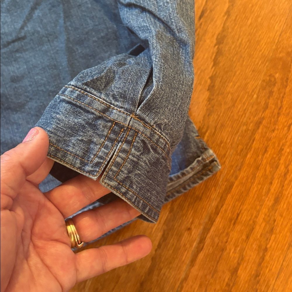Mountain Lake size XL, denim shirt with metal buttons in the front - Picture 10 of 11